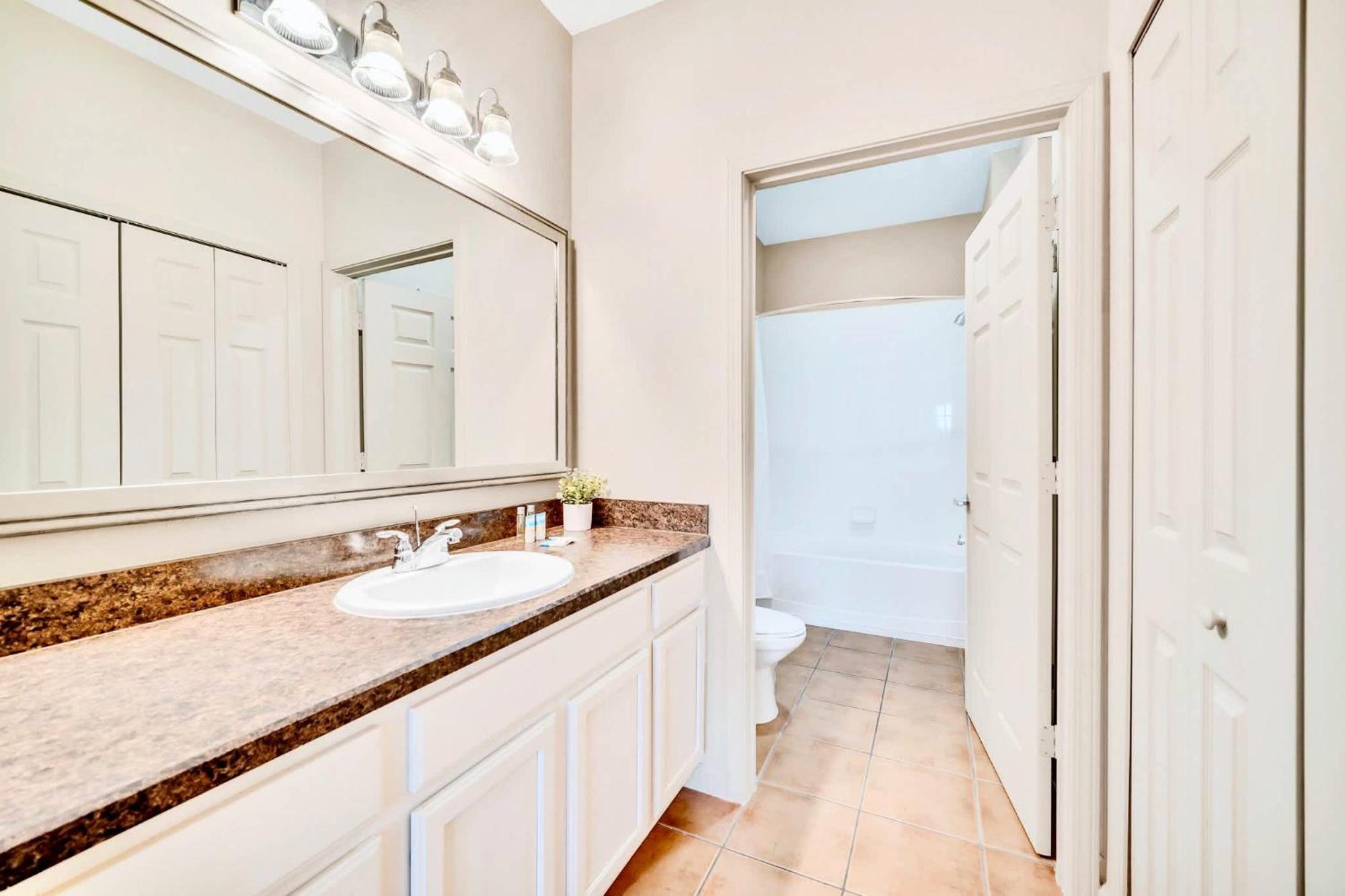 Luxury 2Br Condo - Pool & Hot Tub - Near Disney Orlando Eksteriør billede